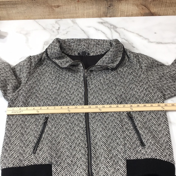 Torrid Black White Chevron Knit Zip Up Jacket - Picture 5 of 13